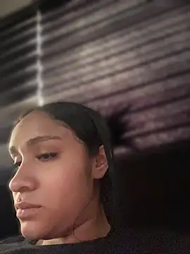 Isabella-Teen's Live XXX Chat