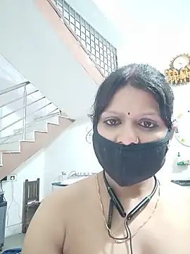 Chat +18 de ZOYA-STRIP ao vivo