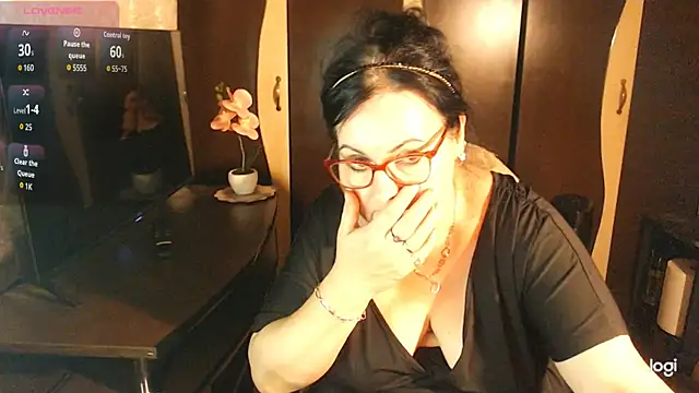 exiMIlf's Live XXX Chat