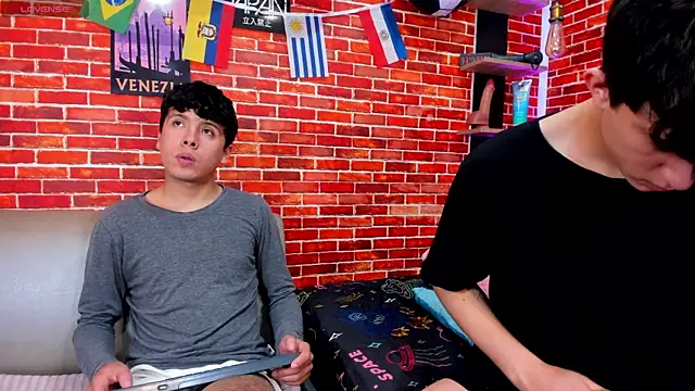 Hoot_boyss_ Webcam Show