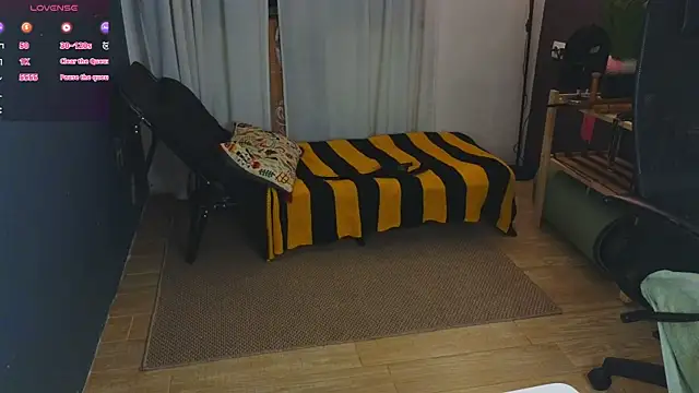 laracroftmansion's Live XXX Chat