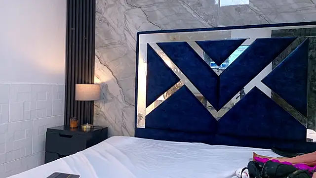 KarinaSimonz Chat XXX in diretta