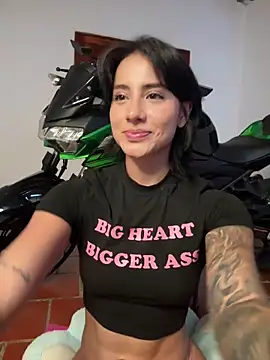 Chatroom XXX en direct de Ale_Lewis