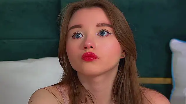 XXX chat uživo modela KeiraAsti
