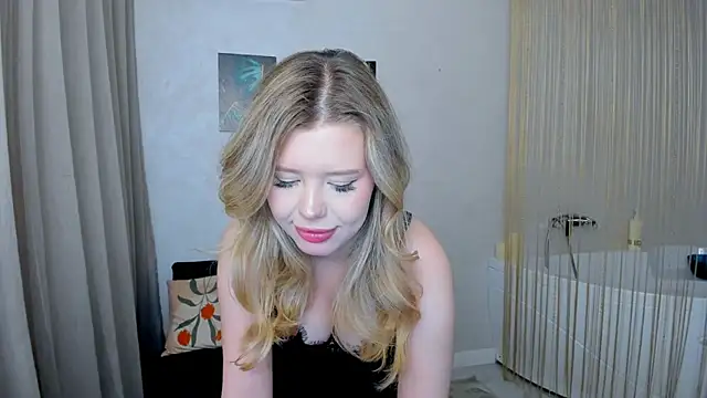 XXX chat uživo modela FollowLovee