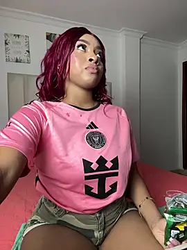 Kloe_rousse01 Adlı Modelin Canlı XXX Sohbeti