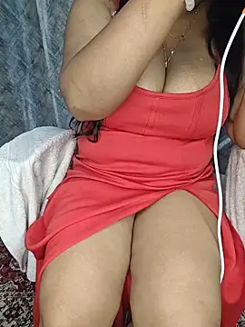 Curvy_Pooja Adlı Modelin Canlı XXX Sohbeti