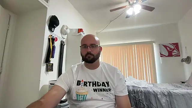 Fuzzyfuzbear Show in webcam