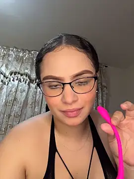 Chat +18 de Tayler_Kim ao vivo