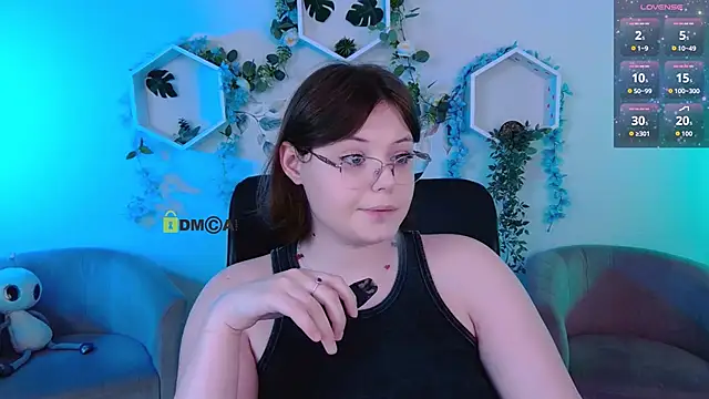 nikole_kitt Adlı Modelin Canlı XXX Sohbeti