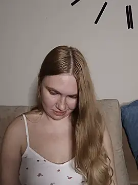 KisaVixen Chat XXX in diretta