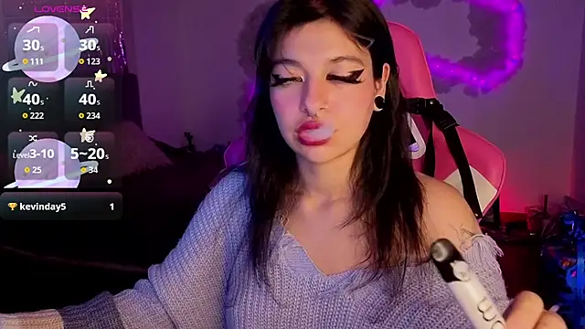 larah_uwu – Naživo XXX chat