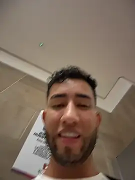liam_bronw's Live XXX Chat