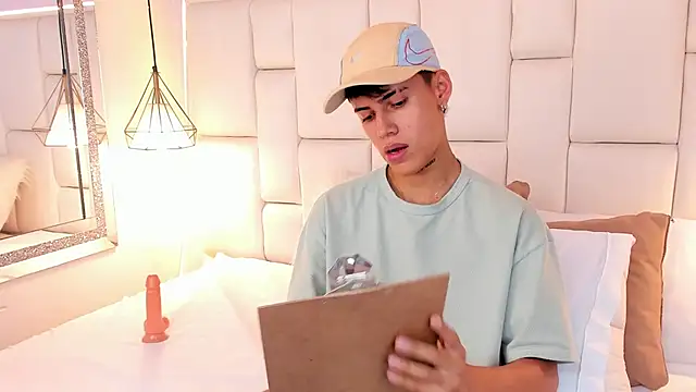 JacobFerrer's Live XXX Chat