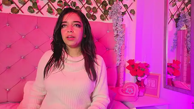 Kira-Berry Live XXX-Chat