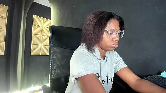 Chat +18 de nilosolem ao vivo