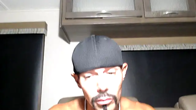 Chat XXX en directo de ThickD2C