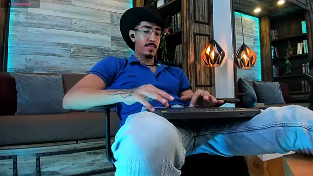 Donovan_Desmond 라이브 XXX 채팅