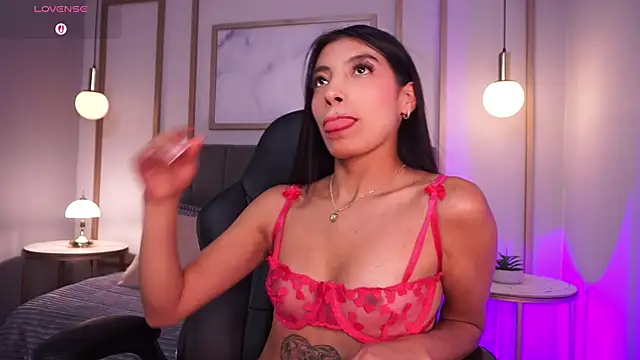 Tiffany_Low – Naživo XXX chat