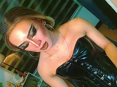 HOLLYWOOD_QUEEN_88's Live XXX Chat