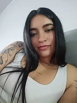 Chat +18 de Sky__19 ao vivo