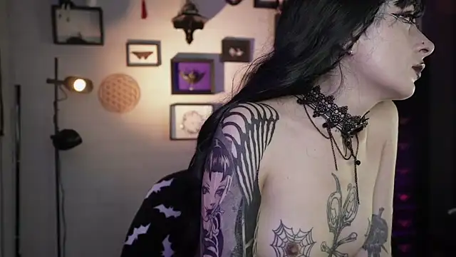 insania_9999_のライブXXXチャット