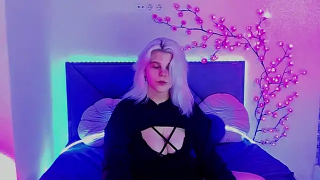 JoannLowe Adlı Modelin Canlı XXX Sohbeti