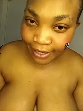 BeverlyQueen15: διαδικτυακό σόου στην κάμερα
