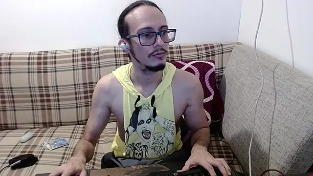 Chat +18 de cholitohermoso ao vivo