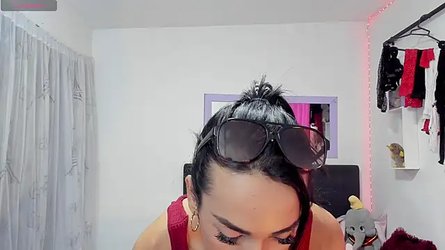 Hanna_long Chat XXX in diretta