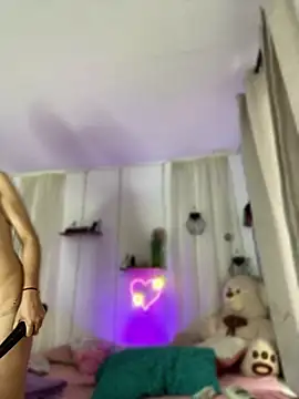 Онлайн чат XXX Ariel_Femboy_