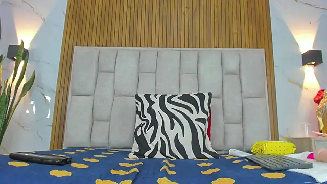 Ivy_grayy_ élő XXX-chatje