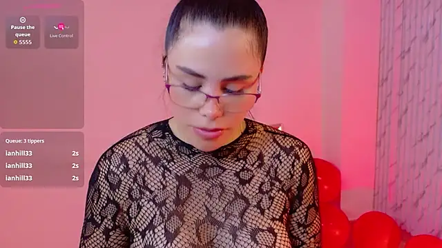 lararoberts_ Chat XXX in diretta