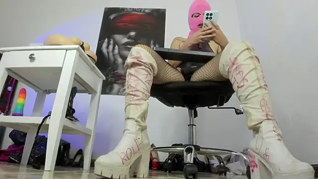 Онлайн чат XXX Sarah_Mistress_