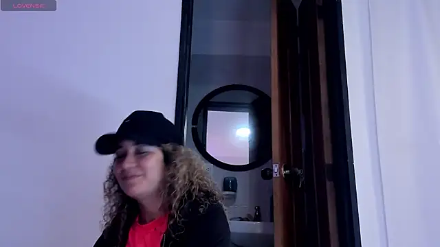 Chat XXX en directo de Charlotte11-11