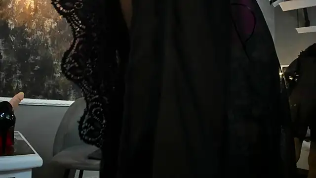 JuliethMilf Adlı Modelin Canlı XXX Sohbeti