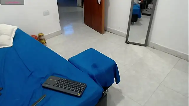 XXX chat uživo modela LAURA_Foxht