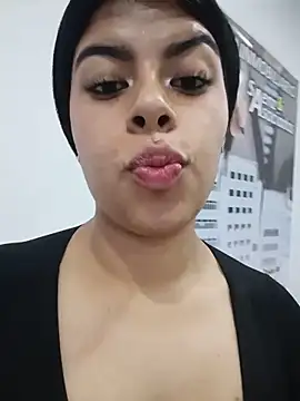 SOFIA-11_'s Live XXX Chat
