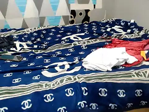 Chatroom XXX en direct de Trish_CurveCock
