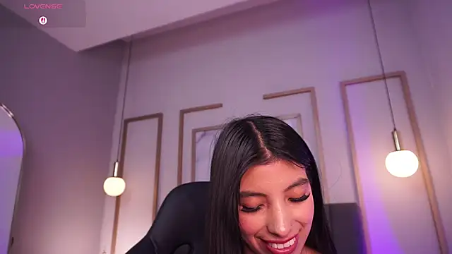 Tiffany_Low: онлайн-секс-чат