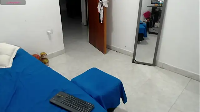 LAURA_Foxht 现场XXX聊天