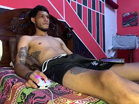 Онлайн чат XXX tanned_boy