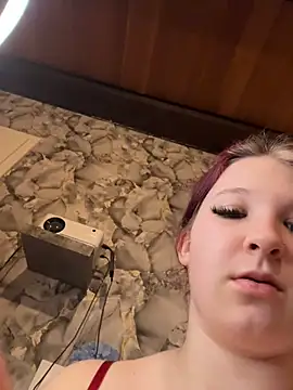 LittleChaosQueen élő XXX-chatje