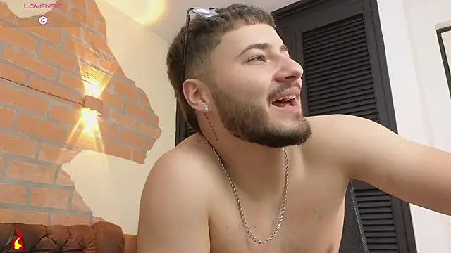 Brandon_01 Adlı Modelin Canlı XXX Sohbeti