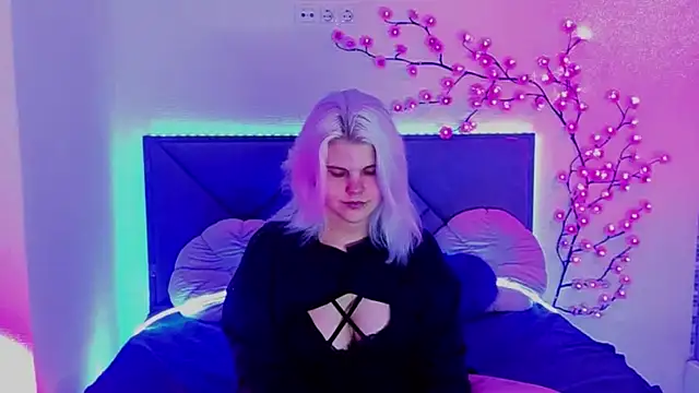 JoannLowe's Live XXX Chat