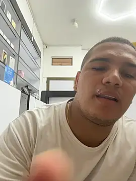 Patricio_02 라이브 XXX 채팅