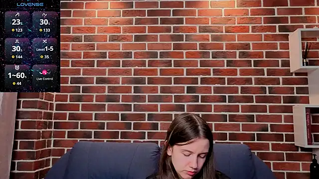 MyrtaMcclaney – Naživo XXX chat