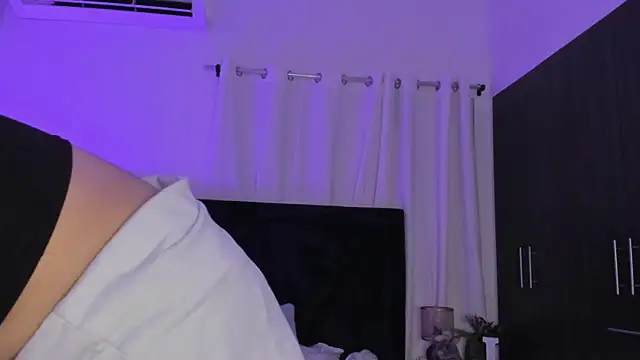 Lily_Woodz's Live XXX Chat