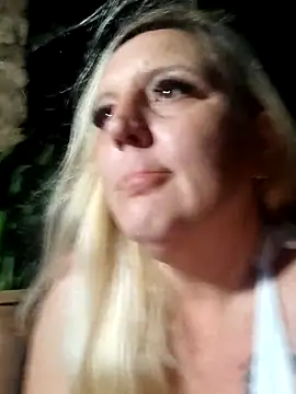 Chat +18 de BecciDeluxe ao vivo