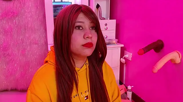 AnnaPinupLoveのライブXXXチャット